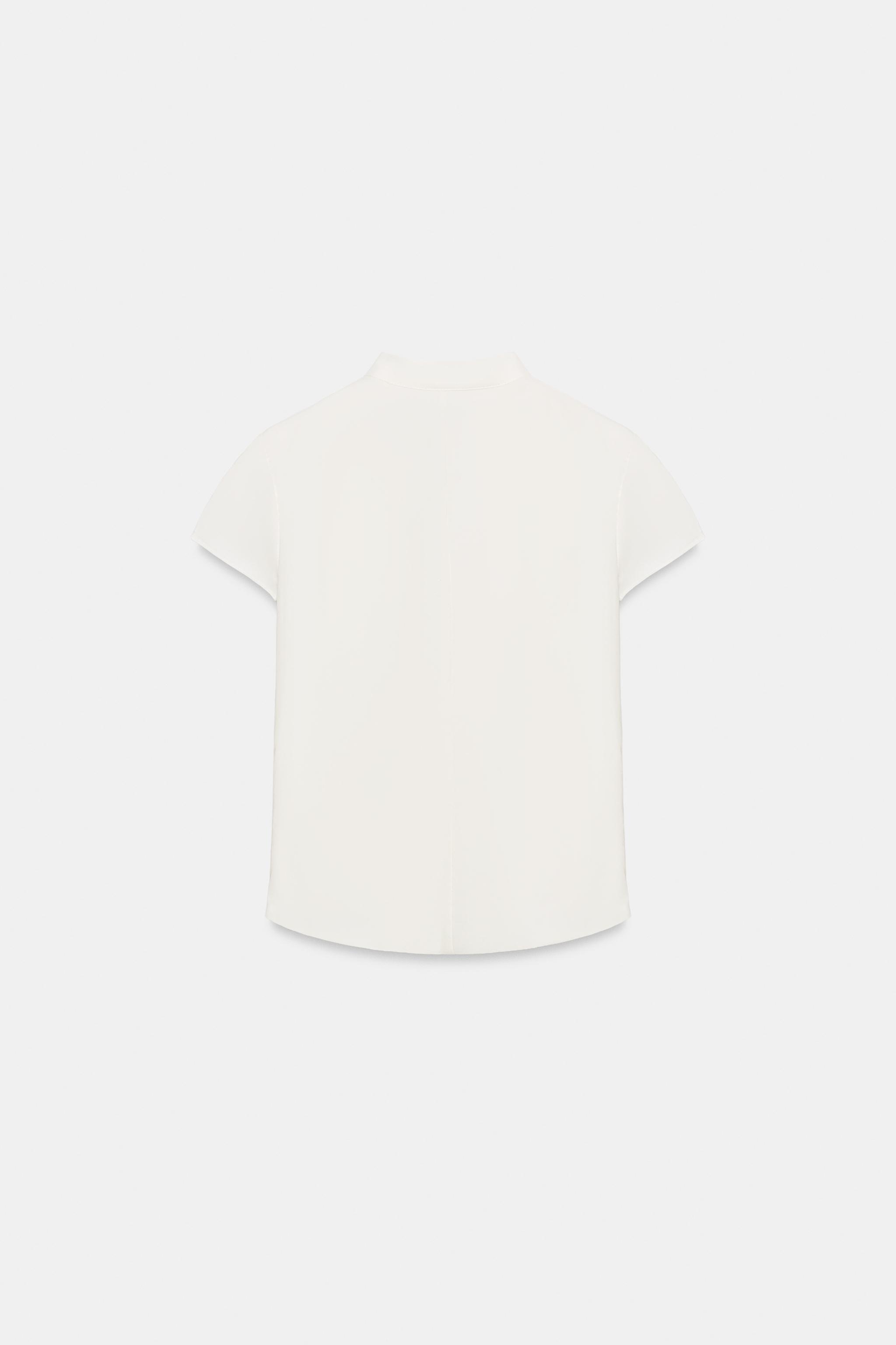 POLKA DOT STAND COLLAR TOP WITH OPENING
