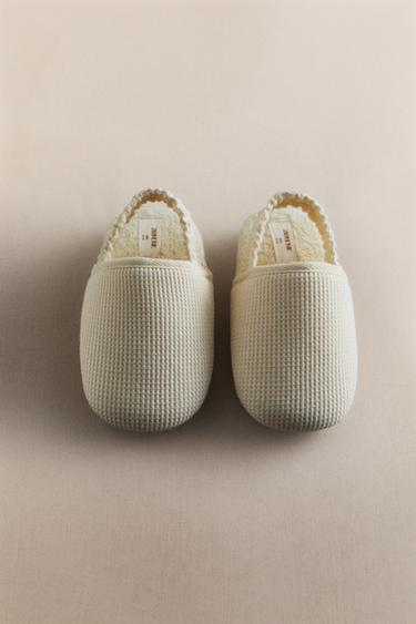 CHAUSSONS ENFANT GAUFRÉS - Jaune de Zara - Image 5