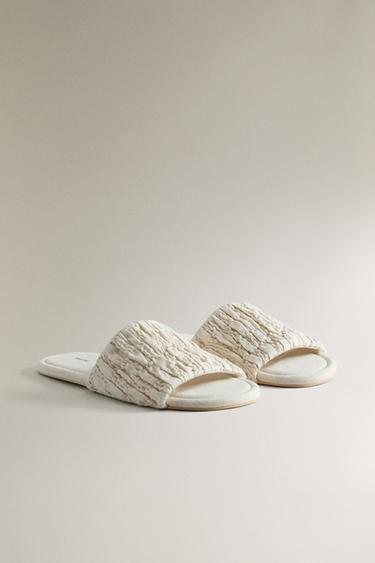 PANTOUFLES À BOUT OUVERT FRONCE - Beige de Zara - Image 1