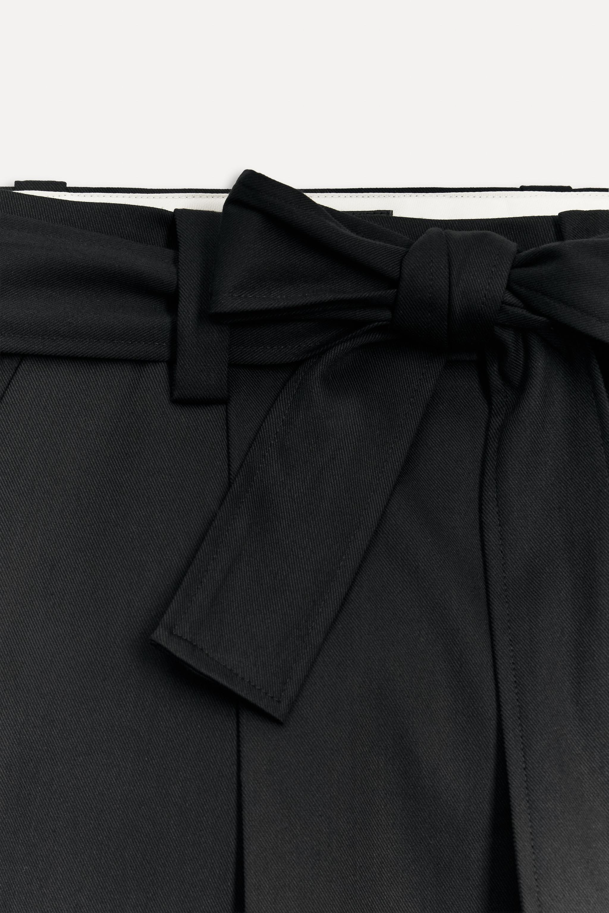 【ZARA】ベルト ウールパンツ 50TH ANNIVERSARY 4661/432/800 ベルト ウールパンツ 50TH ANNIVERSARY - ブラック | ZARA Japan
