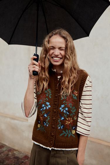FLORAL JACQUARD KNIT WAISTCOAT - Brown by Zara
