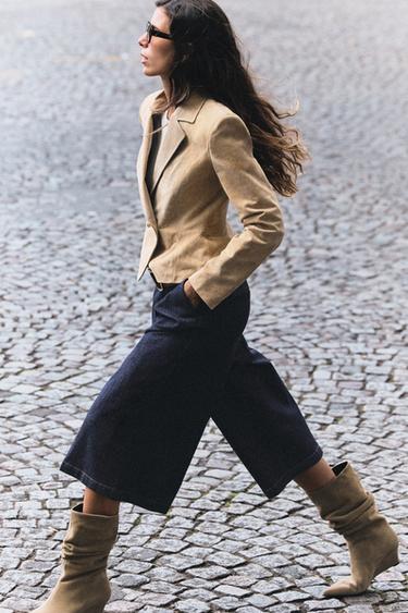 BLAZER CORTA HOMBRERAS 100% PIEL - Arena de Zara