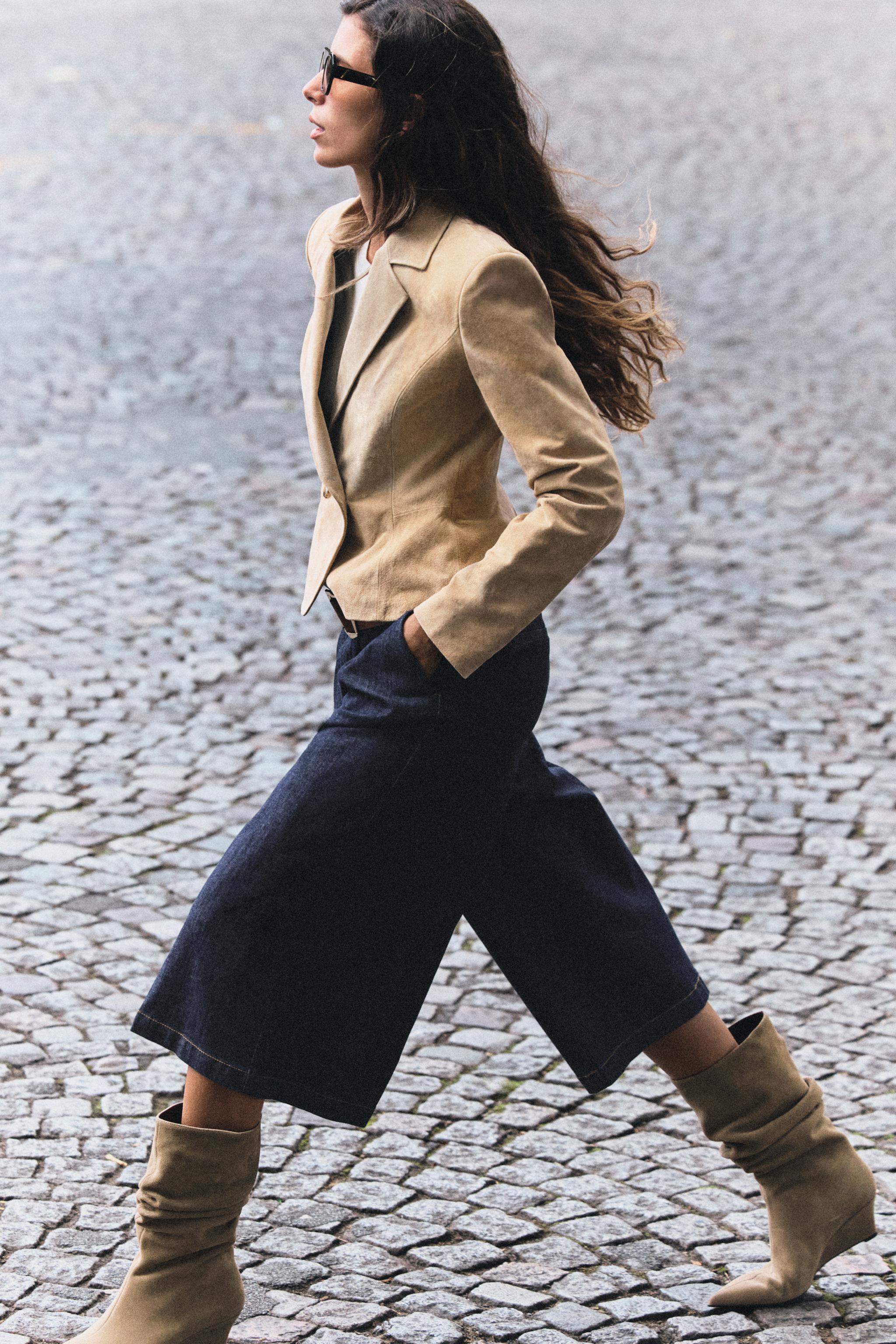 100% LEATHER CROPPED BLAZER WITH SHOULDER PADS
