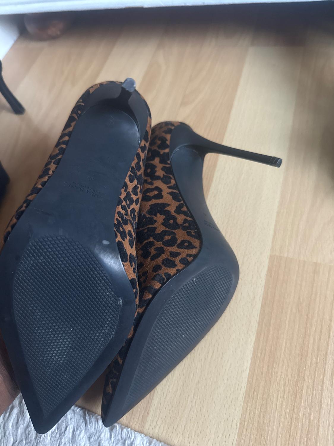 LEOPARD HEELS - Image 2
