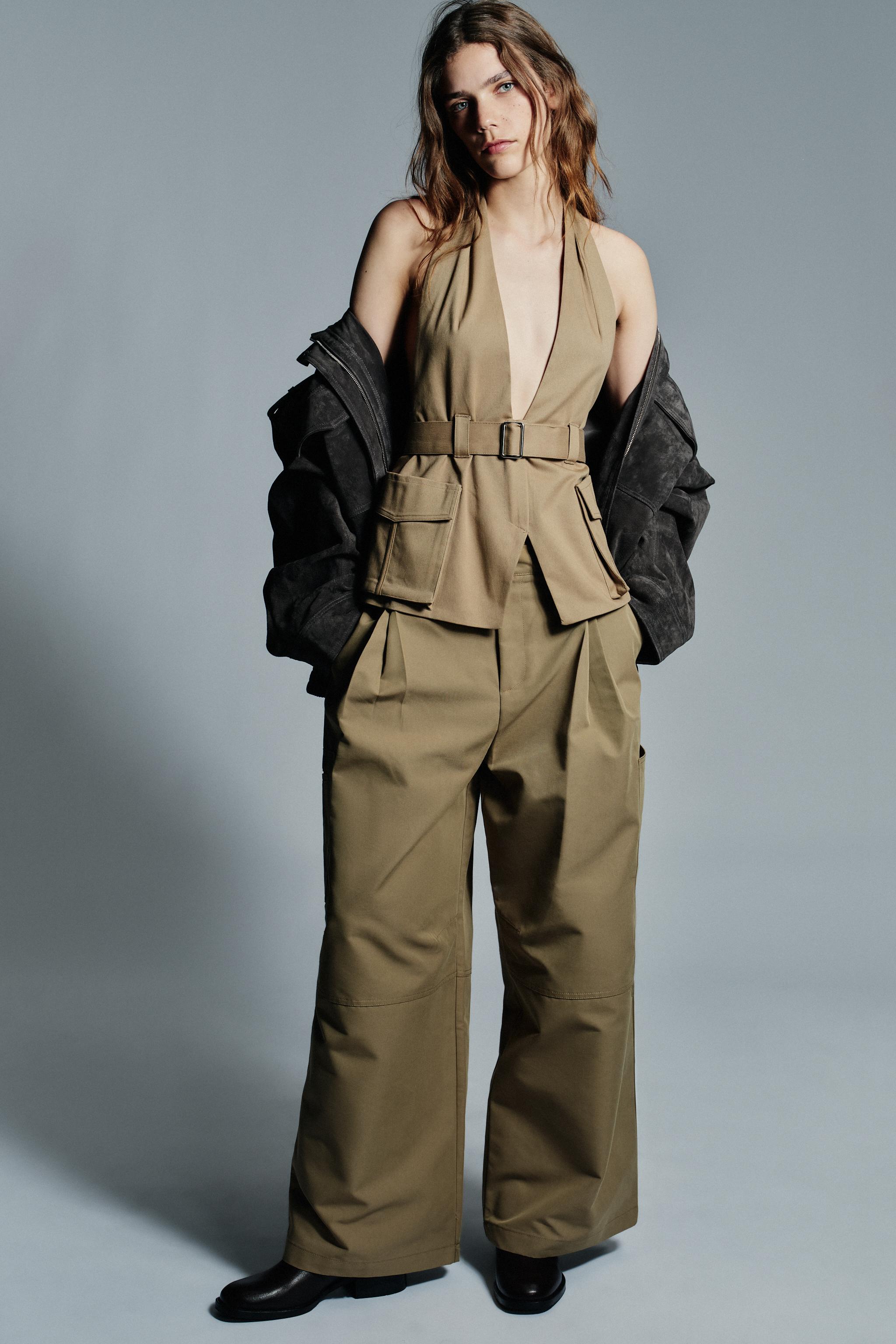 ZARA ストラップレス ワンピース カーキ S カーゴ ポケット ZARA ストラップレス ワンピース カーキ S カーゴ ポケット