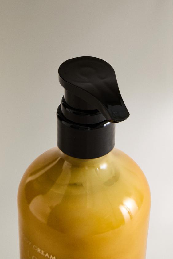 (500 ML) CRÈME POUR LES MAINS ET LE CORPS WHITE LOTUS - Rouge soutenu de Zara - Image 3