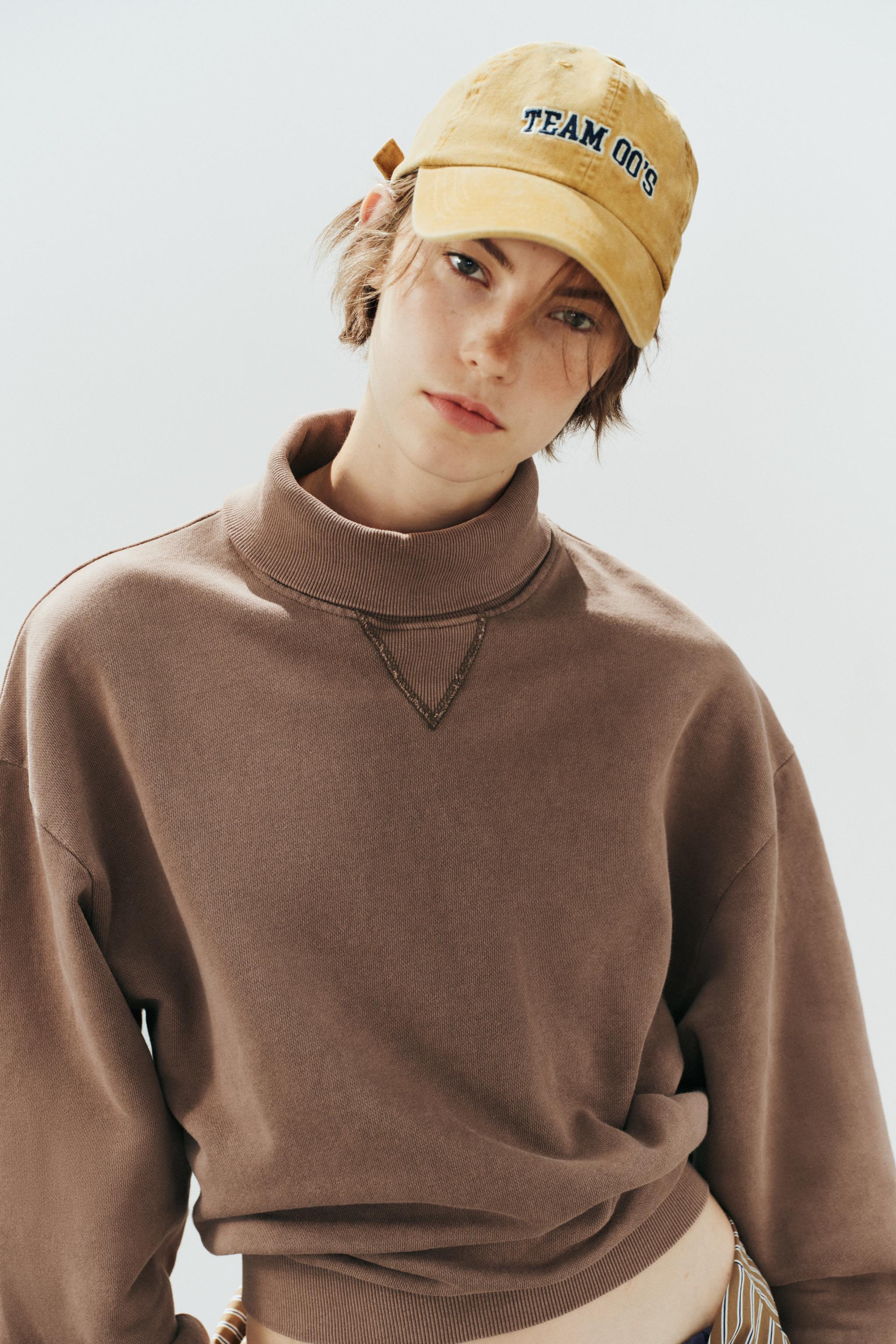 CONTRAST EMBROIDERED TWILL CAP — Ocher