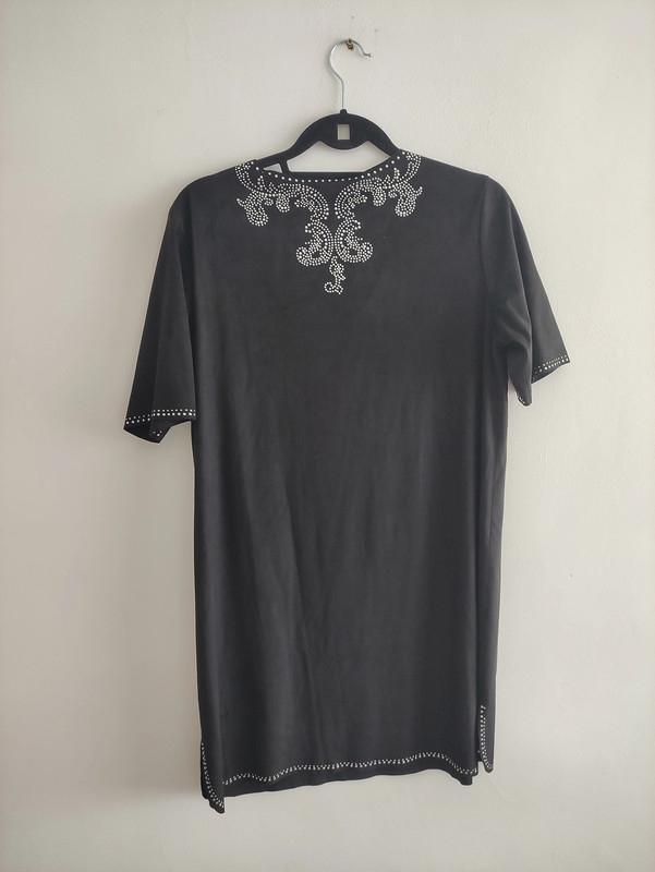 VESTIDO DE ESCOTE PICO Y MANGA CORTA - Image 2