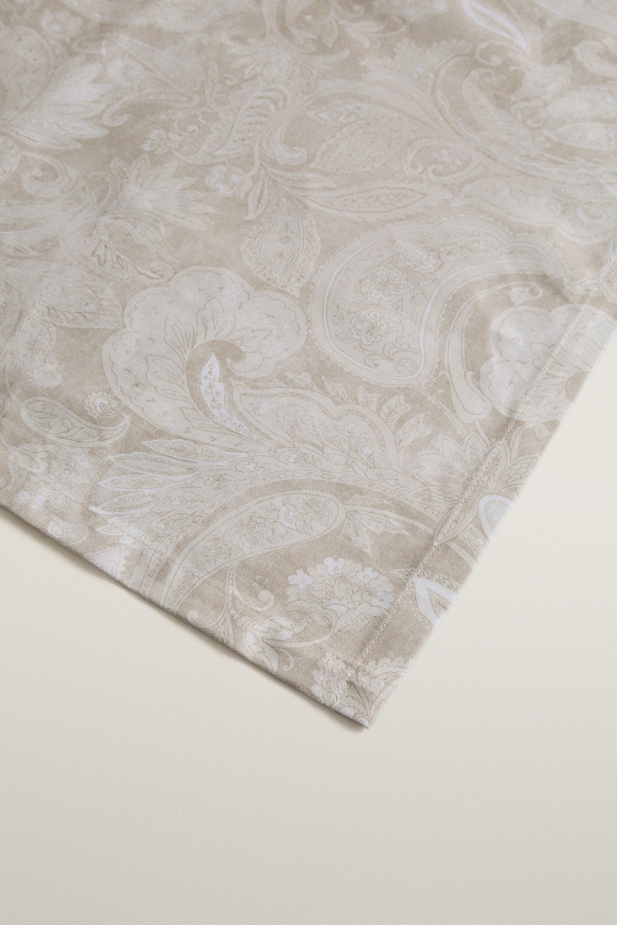 PAISLEY PRINT RESIN-COATED TABLECLOTH