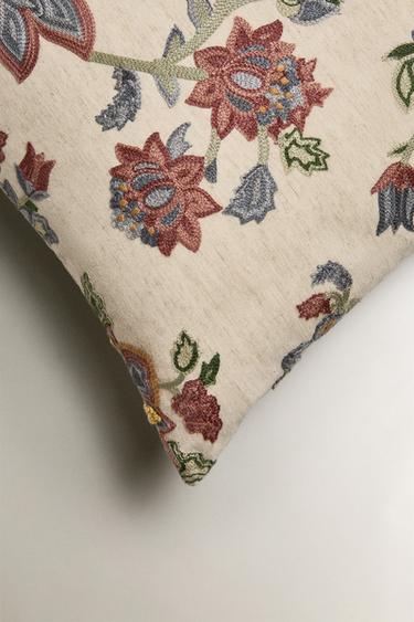 HOUSSE DE COUSSIN BRODERIES - Beige clair de Zara - Image 1