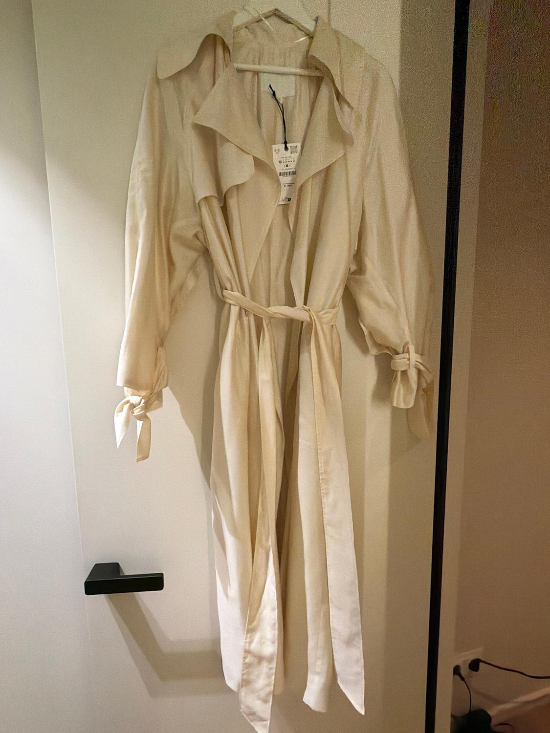 ZW COLLECTION FLOWING TRENCH COAT WITH BELT - Image 2