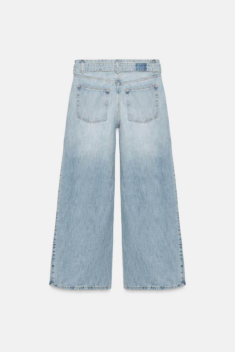 Jeans de tiro medio con pliegues y cinturón TRF 6