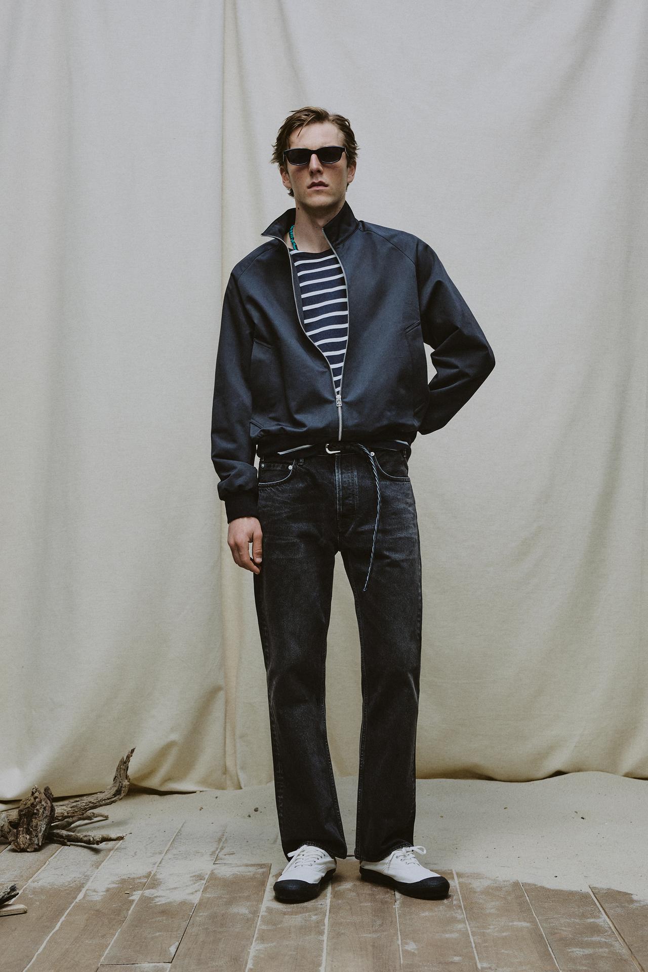 Футболка в полоску из жаккардовой ткани AARON LEVINE X ZARA + Овальные солнцезащитные очки AARON LEVINE X ZARA