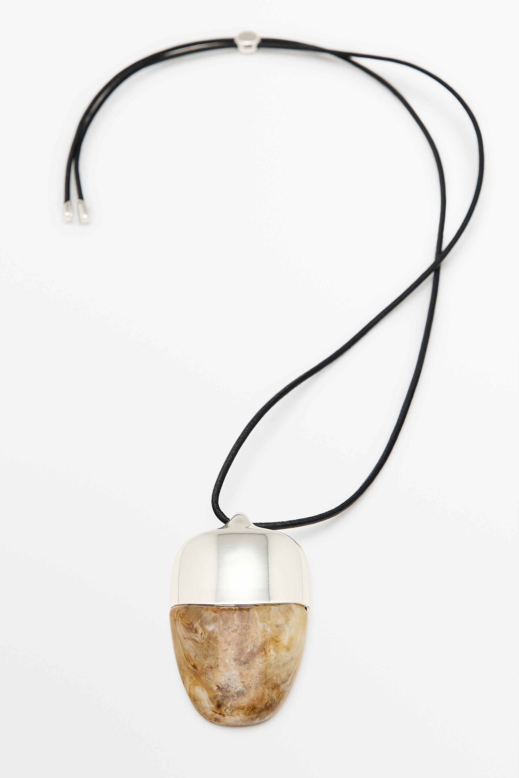 Marbled pendant necklace