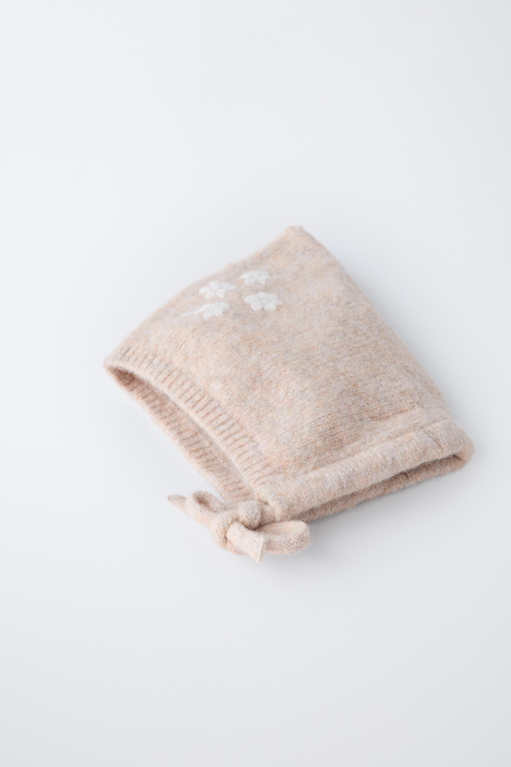 EMBROIDERED FLORAL KNIT BONNET