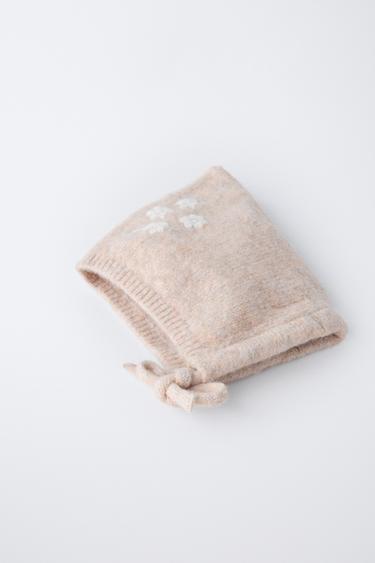 BONNET EN MAILLE À FLEURS BRODÉES - Beige clair de Zara - Image 1