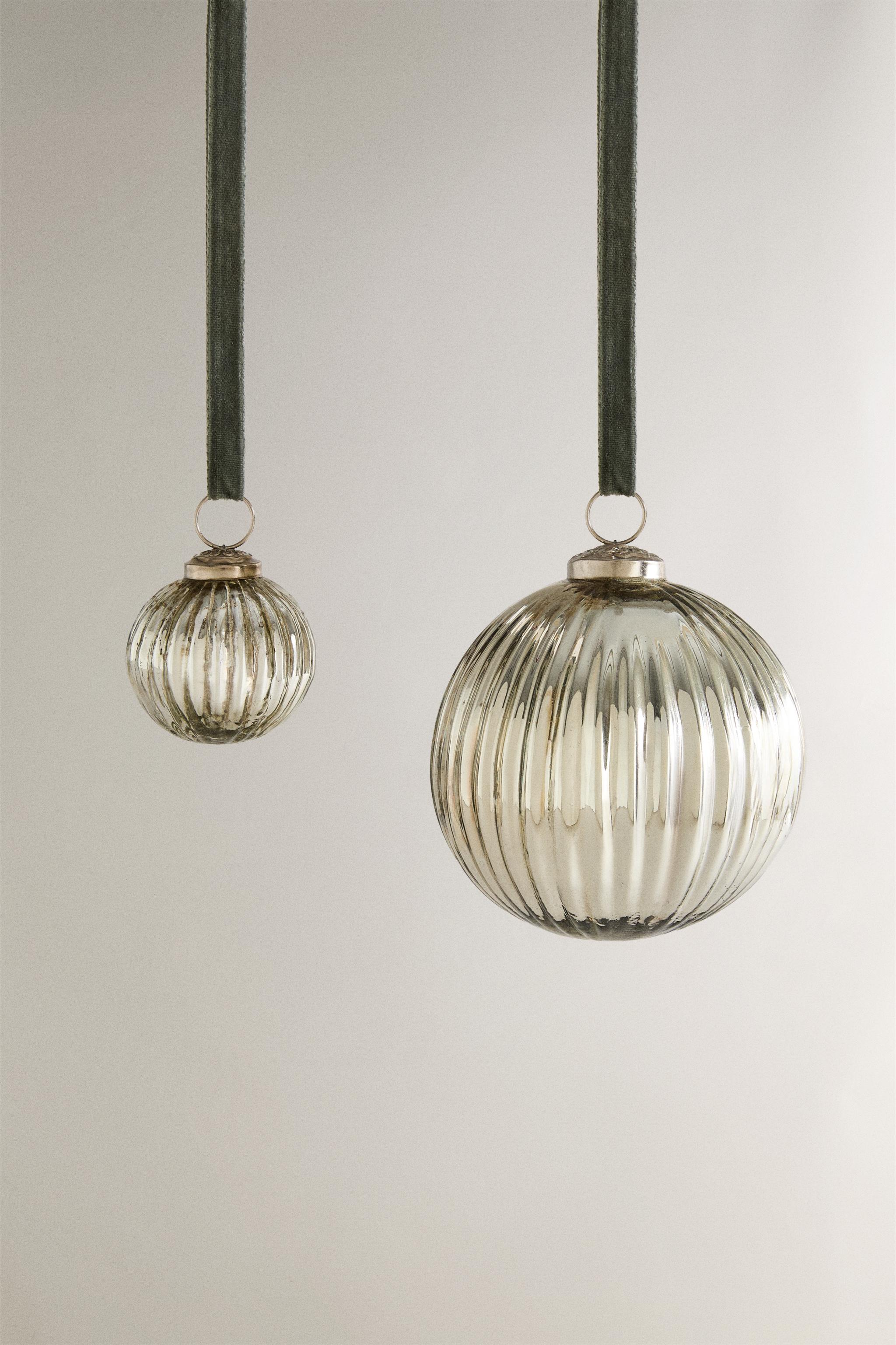 STRIPED BALL CHRISTMAS TREE ORNAMENT