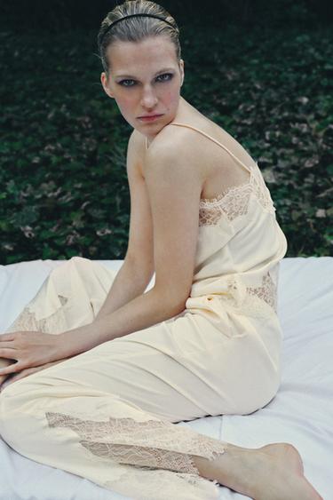 Zara SATENSKI TOP SA ČIPKOM – Ekru