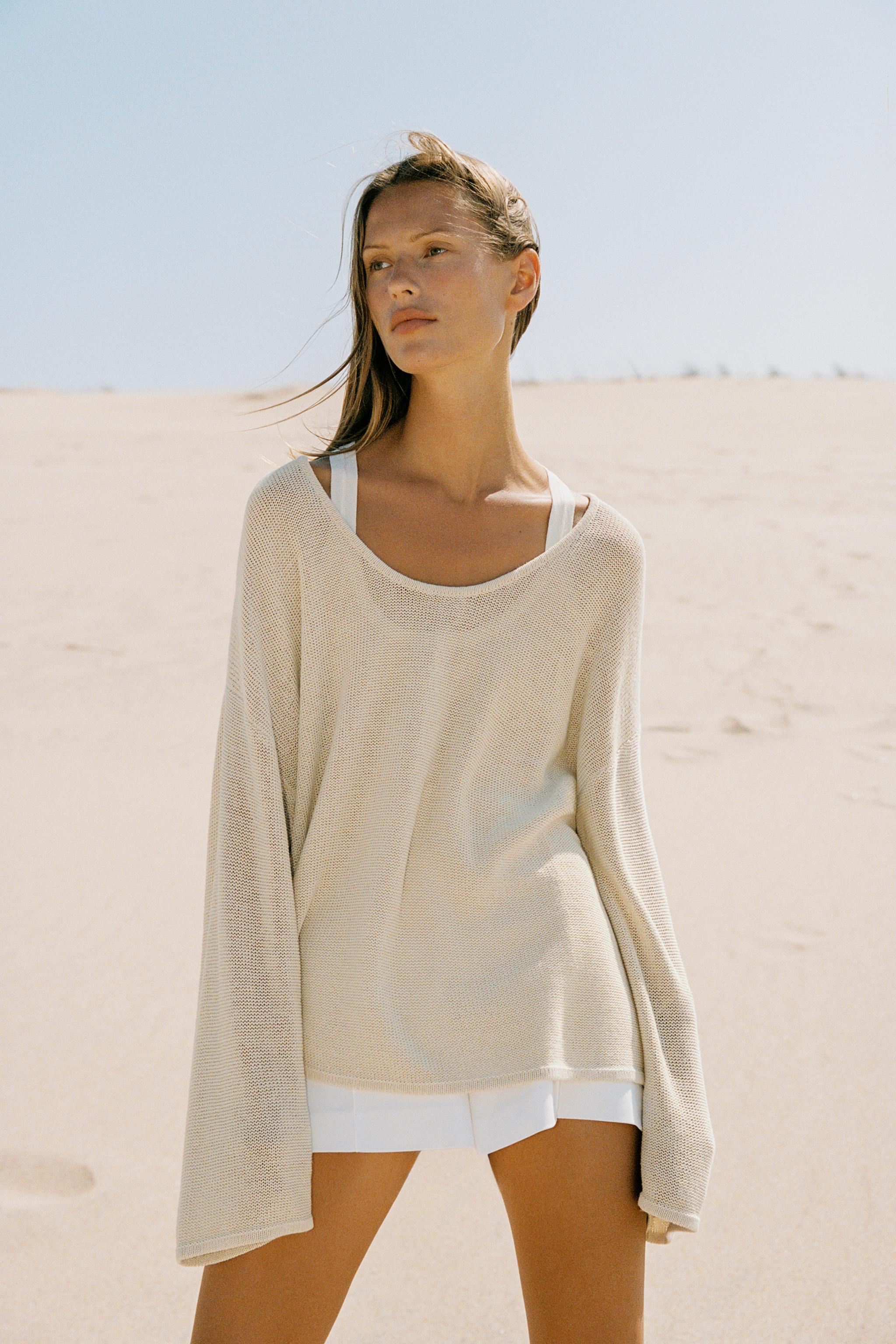 ROUND NECK KNIT SWEATER — Sand