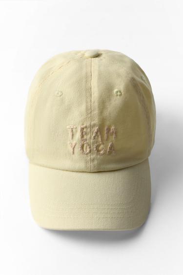 قبعة تويل بنص كلب - أصفر فاتح الخاص بـ Zara