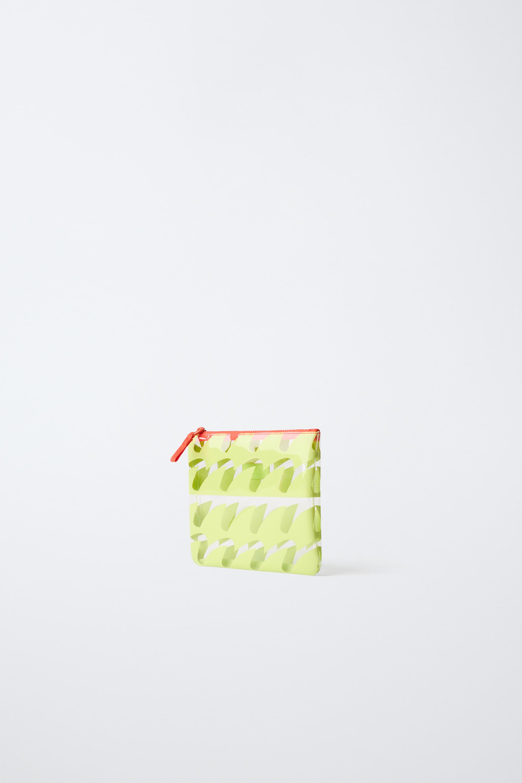 PRINTED TOILETRY BAG — Multi-color