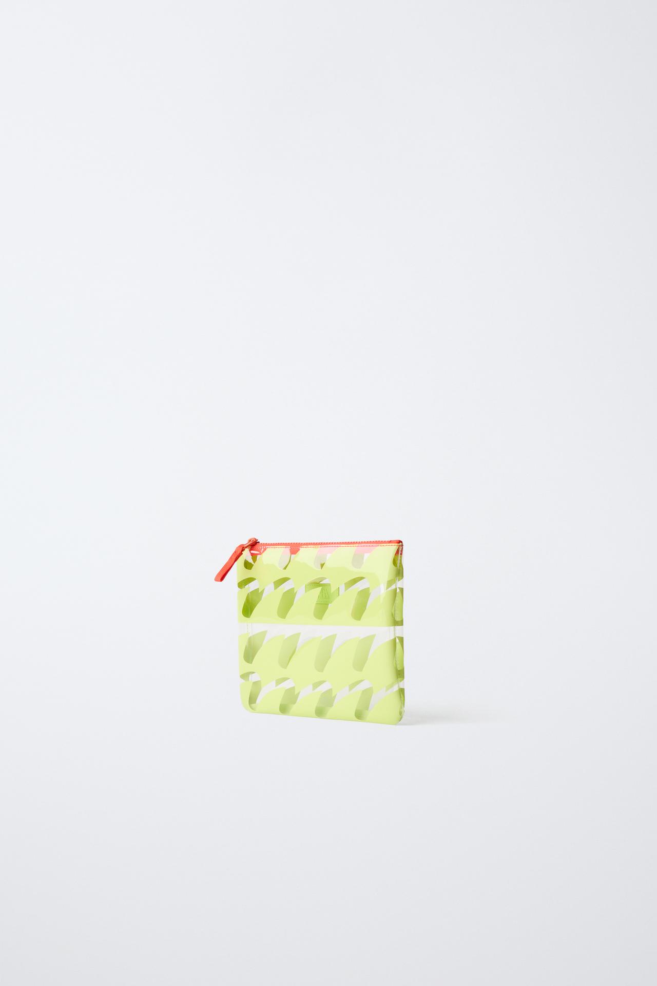 PRINTED TOILETRY BAG — Multi-color