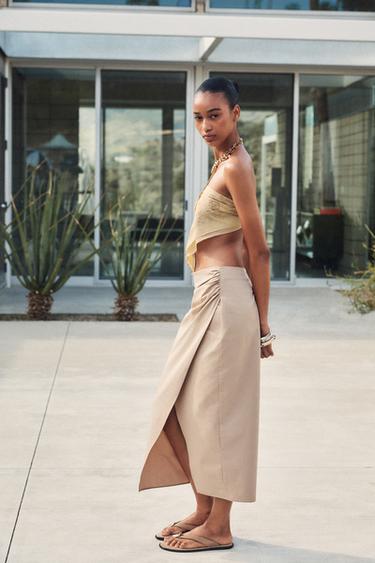 JUPE MIDI À PLIS SUR LES CÔTÉS - Marron clair de Zara - Image 3