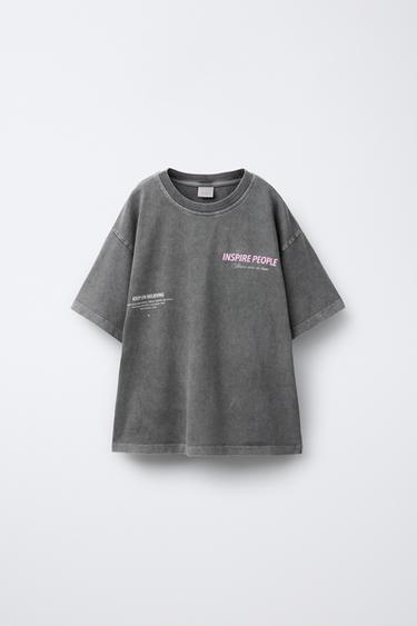 CAMISETA EFECTO LAVADO TEXTO - Gris antracita de Zara - Imagen 0