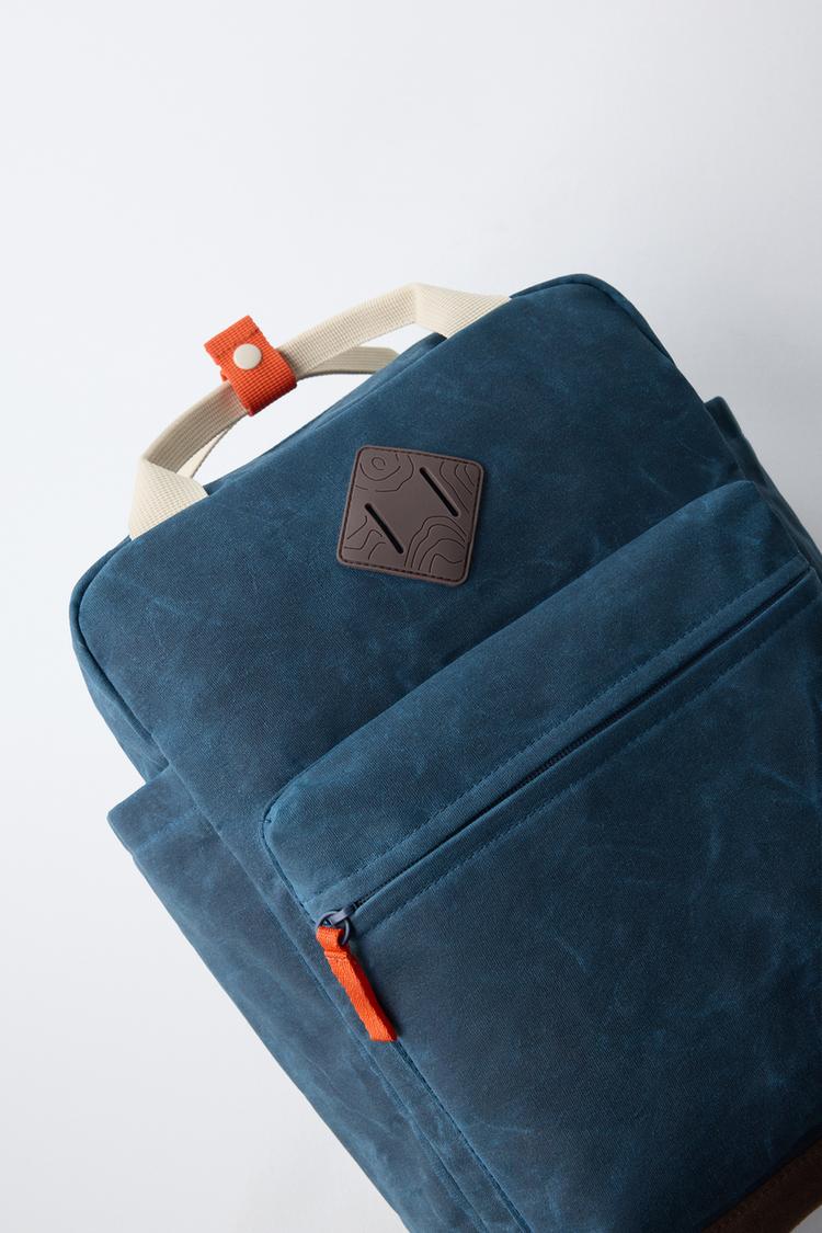 MOCHILA CON BOLSILLOS 3