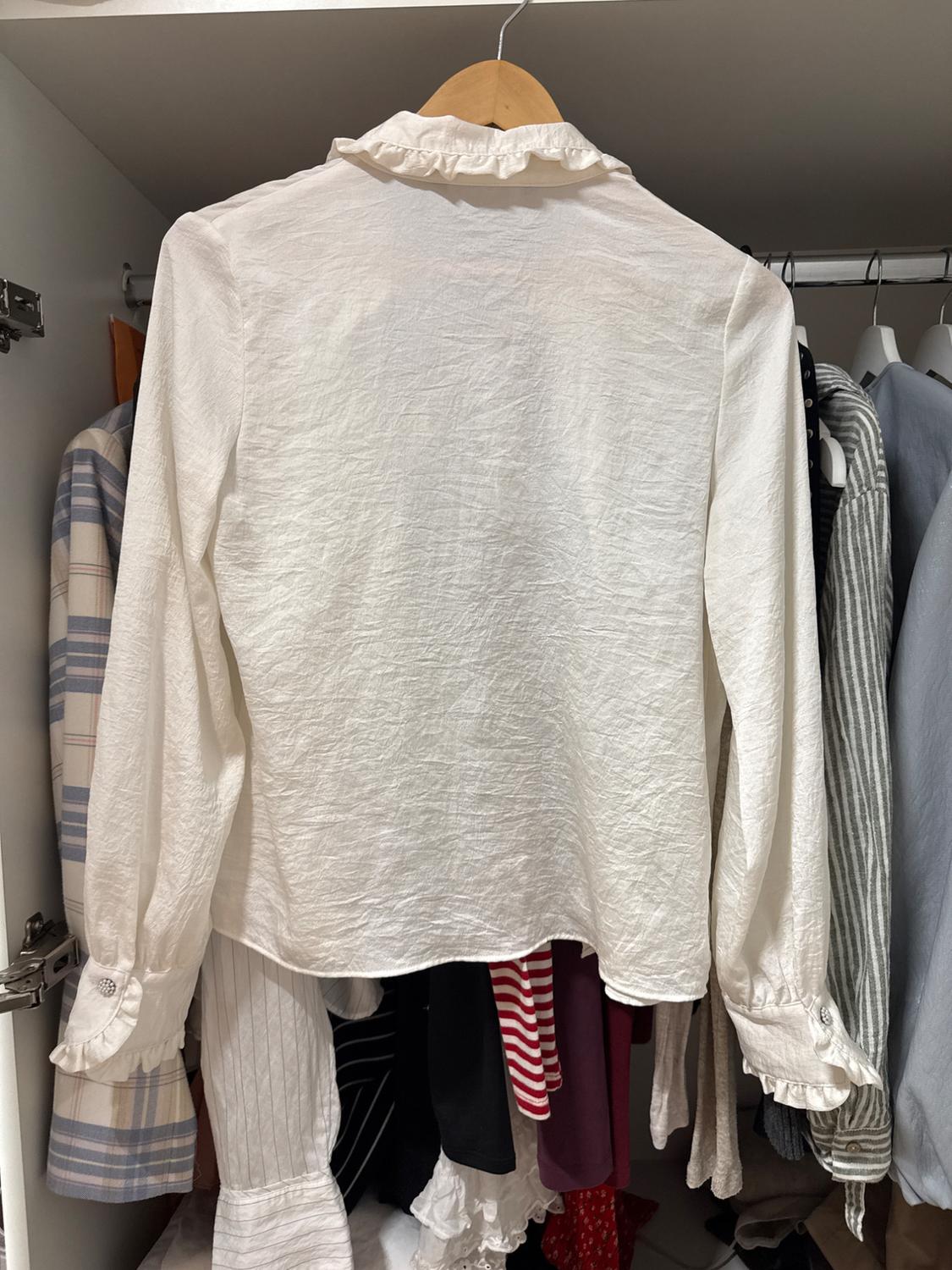 BUTTONED BLOUSE WITH BOW - Image 4