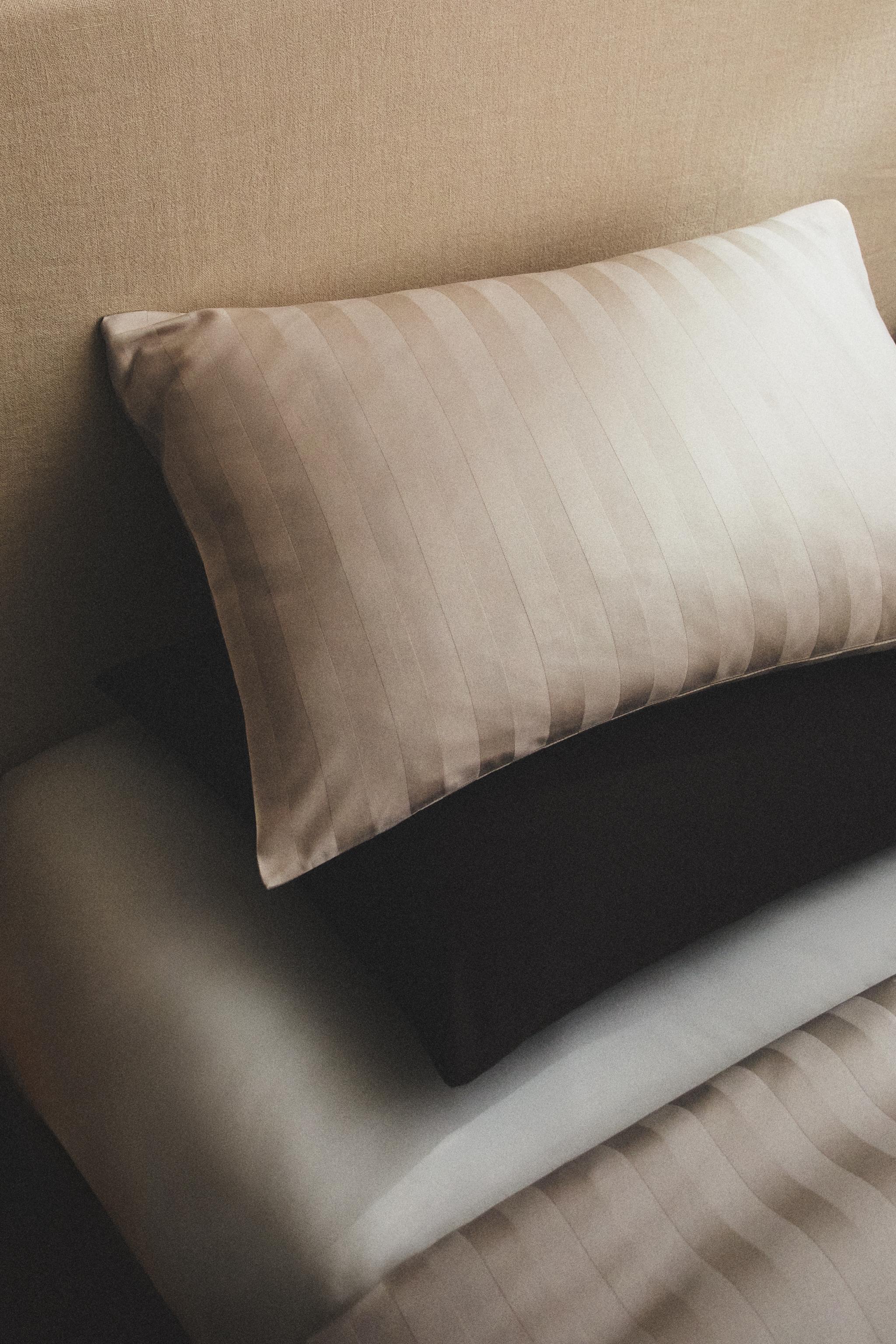 STRIPED SATEEN PILLOWCASE (500 THREAD COUNT)