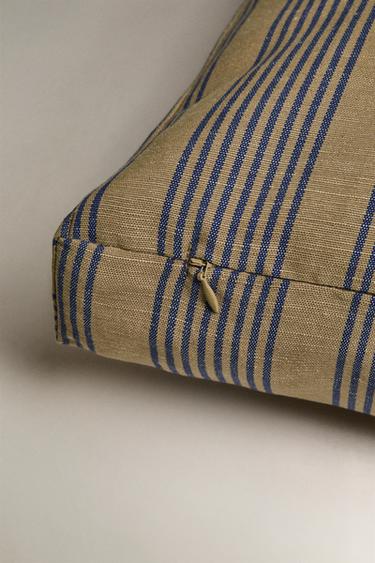 STRIPED SEAT CUSHION - striped by Zara - Image 2