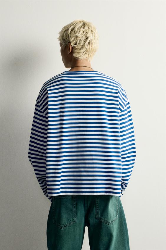 T-SHIRT RELAXED FIT À RAYURES ET MANCHES LONGUES - Bleu / Blanc de Zara - Image 2
