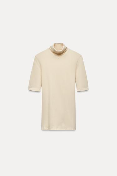 CAMISETA COM GOLA ALTA - Cru da Zara