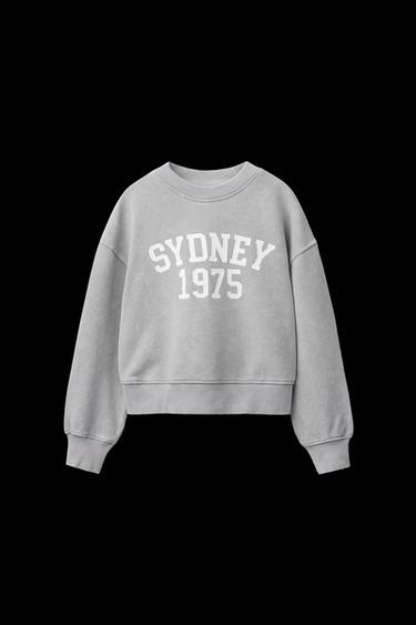 SUDADERA EFECTO LAVADO TEXTO - Gris claro de Zara - Imagen 0