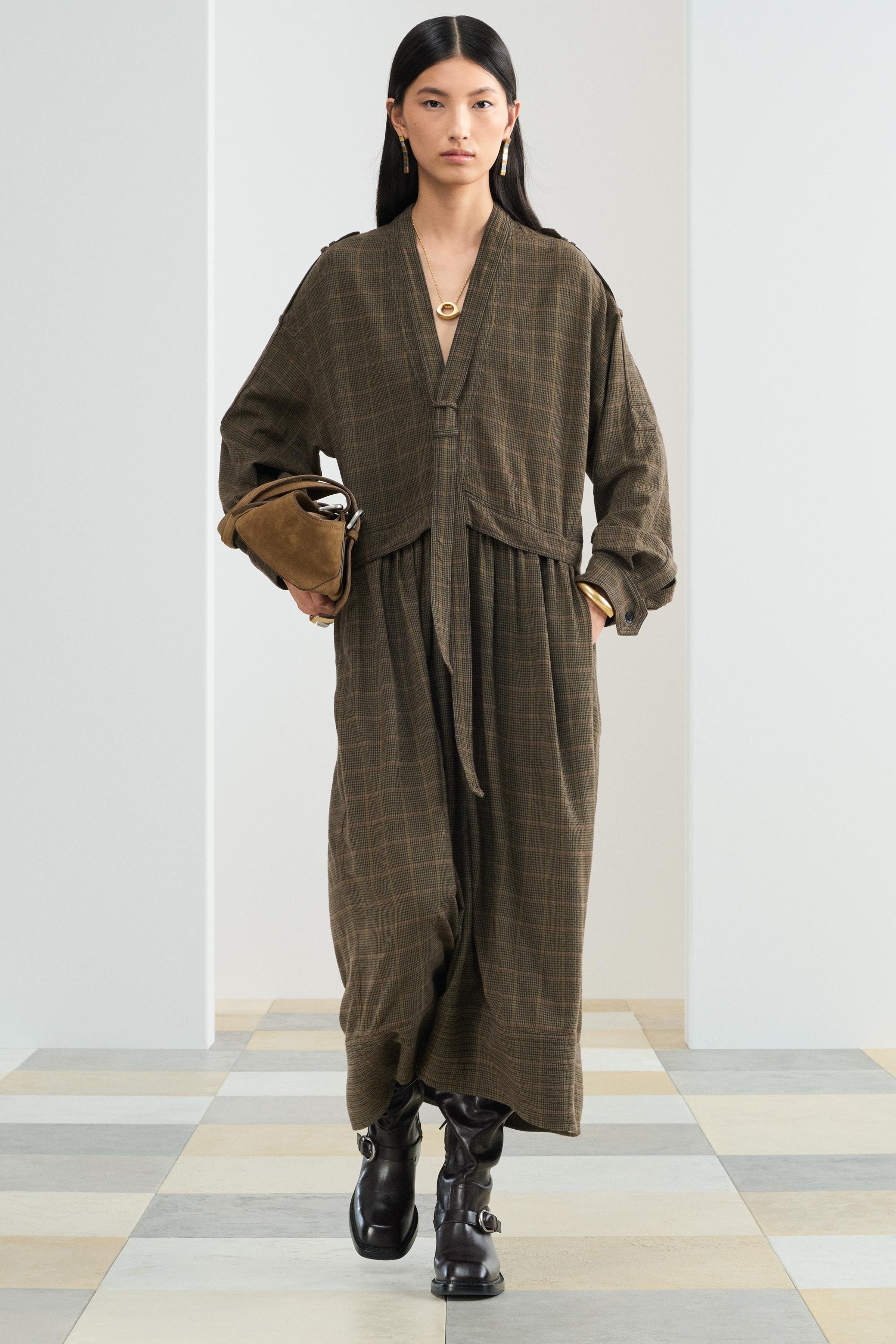 ザラウーマン ZARAWOMAN パッと春めく 暮らしを彩る 花柄 ボタニカルフラワー プルオーバー トップス M ZARA購入品オシャレ度がワンランクUP！新作カラーアイテムを使って大人の春コーデ紹介