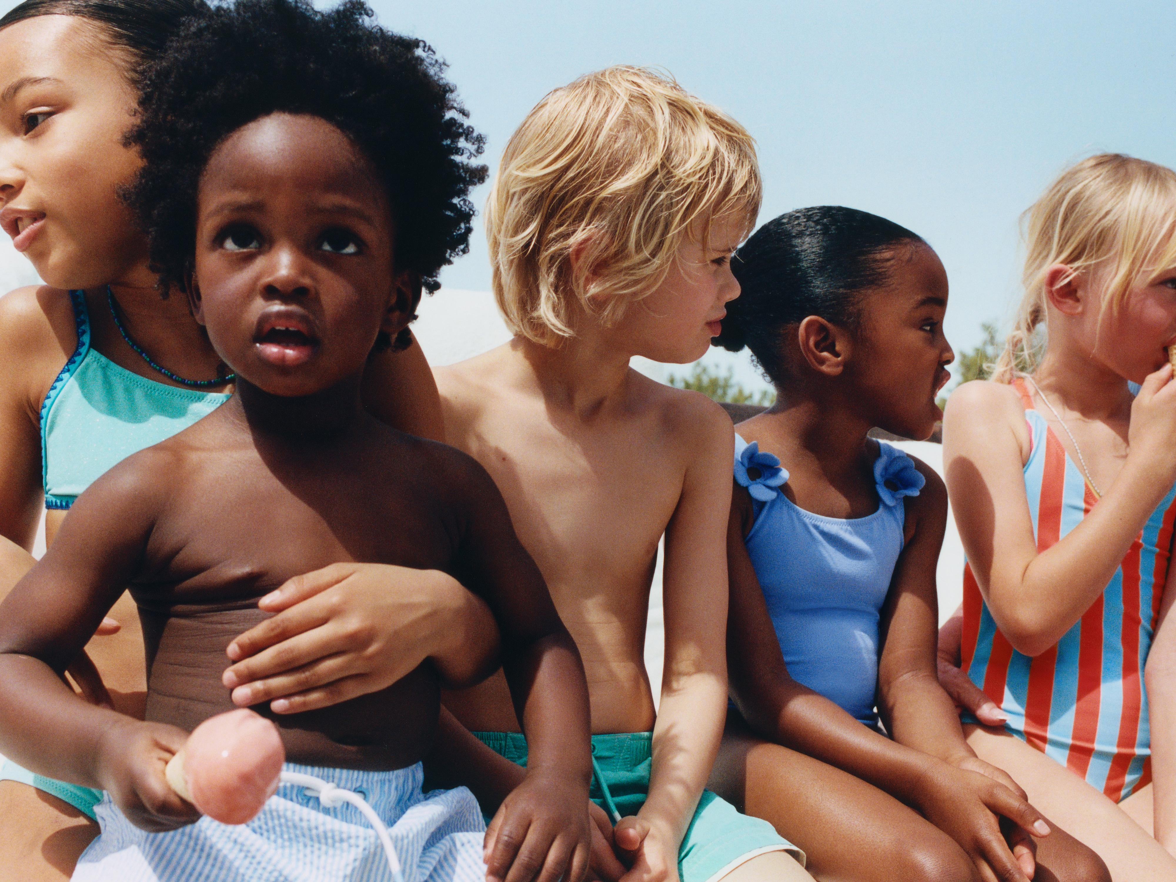 1-6 YEARS/ STRIPED SEERSUCKER SWIM SHORTS