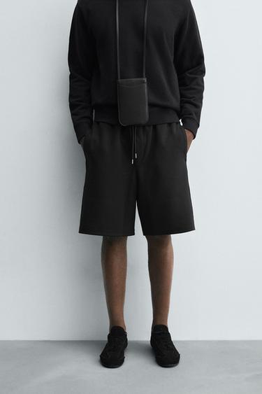 インターロックラベルバミューダパンツブラックZaraのインターロックラベルバミューダパンツ - ブラック