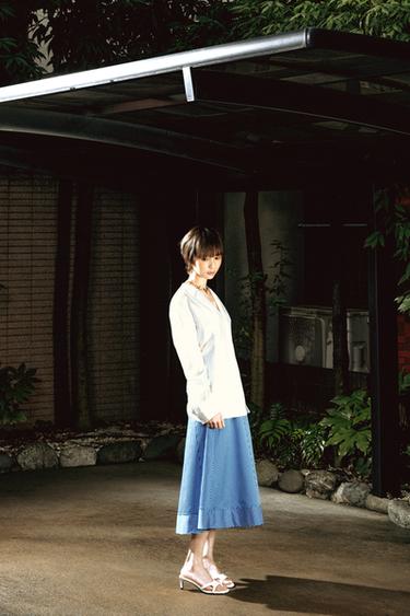 ZW COLLECTION ストライプ柄Aラインスカート青色/白色ZaraのZW COLLECTION ストライプ柄Aラインスカート - 青色/白色 