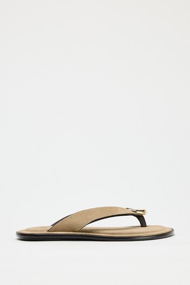 Zara FLAT SUEDE SANDALS WITH METALLIC ORNAMENT - Sandy Brown