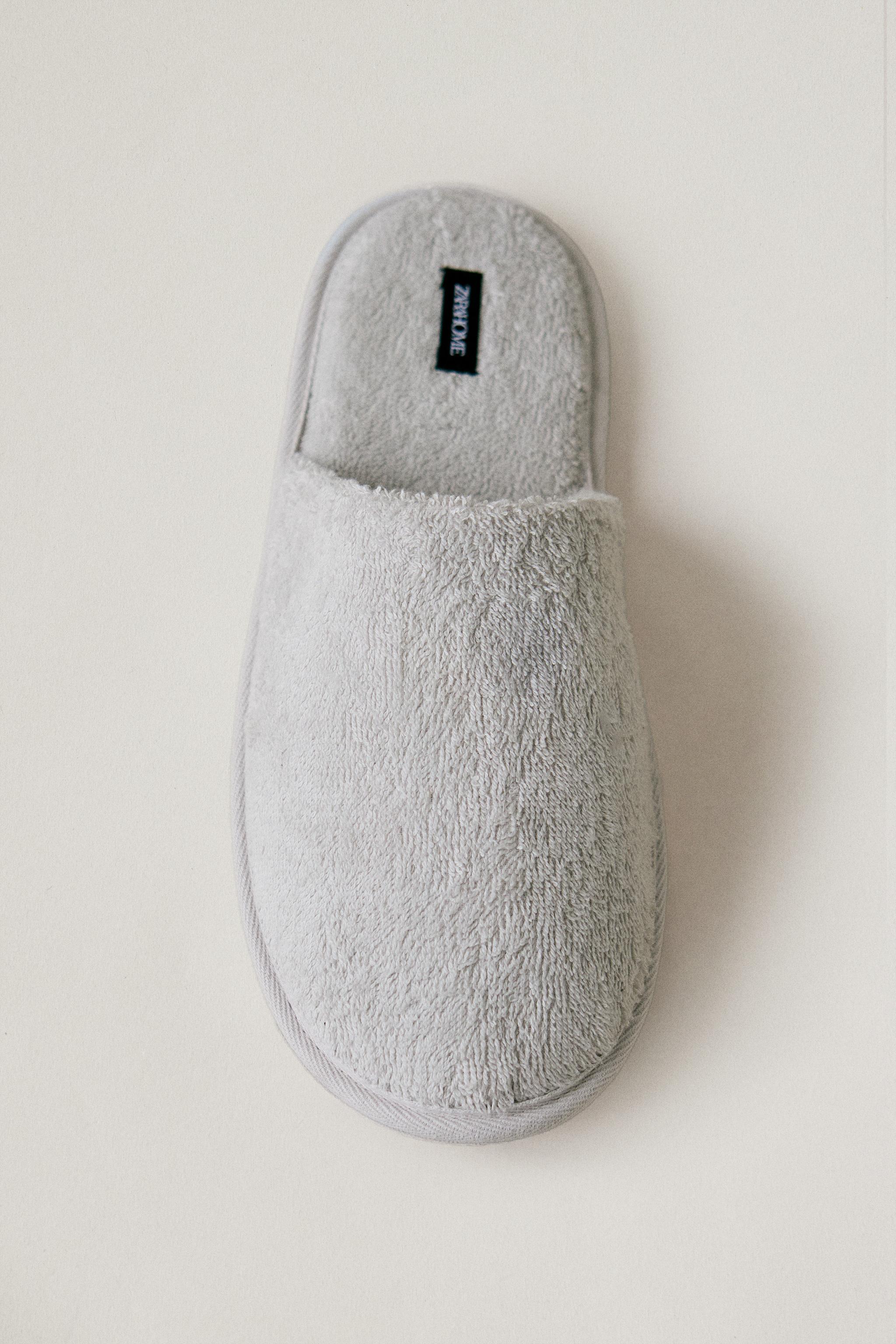TERRY BATHROOM SLIPPERS — Gray
