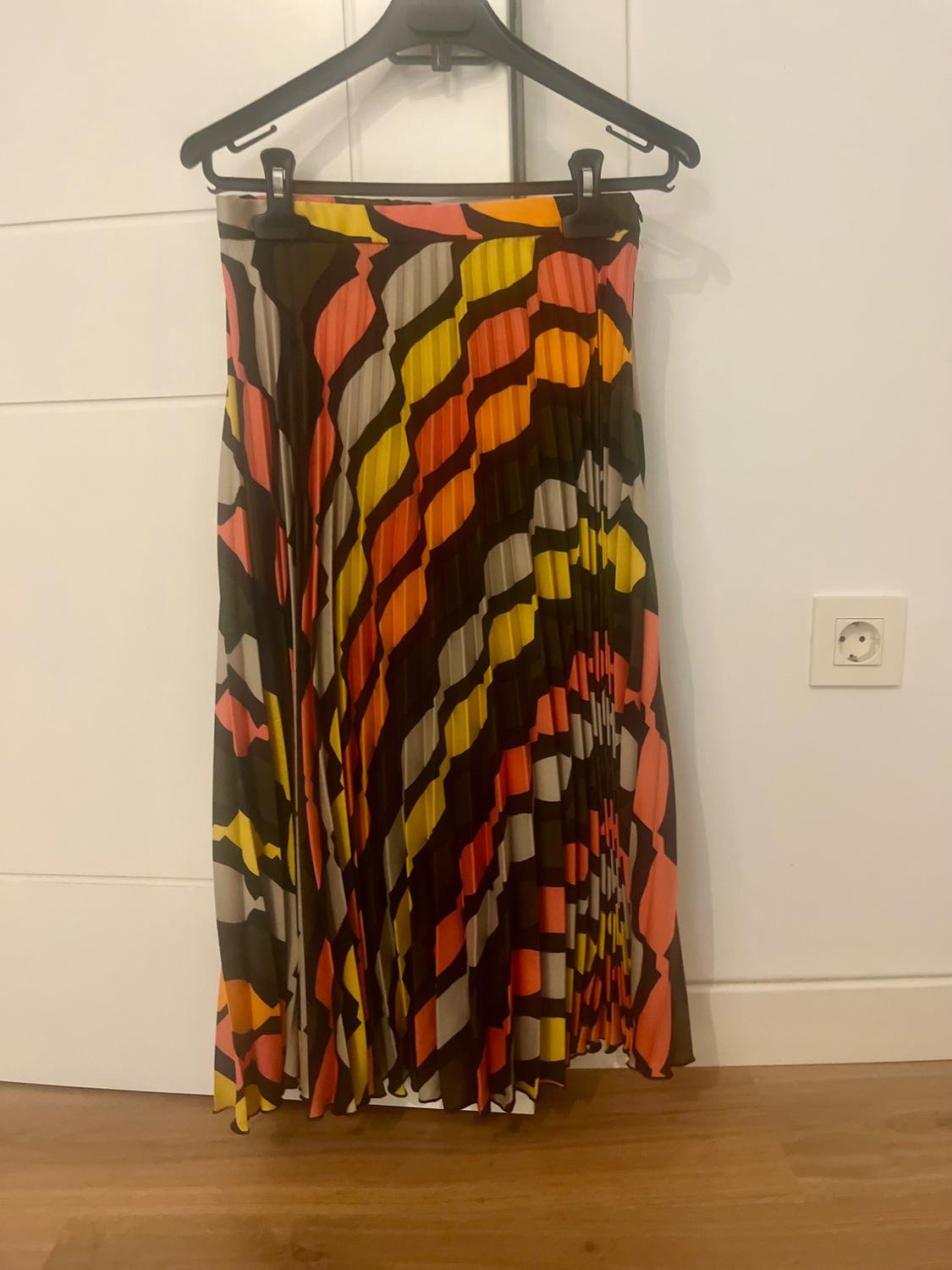 PLEATED SKIRT WITH PRINT - Image 2