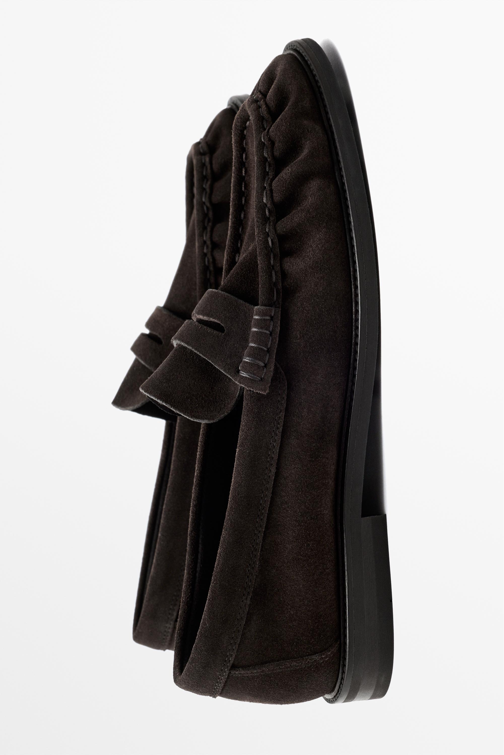 Shirred split suede leather loafer