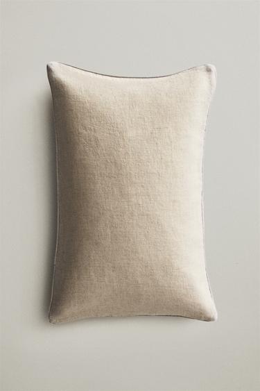 CAPA DE ALMOFADA DE LINHO - Bege-claro da Zara