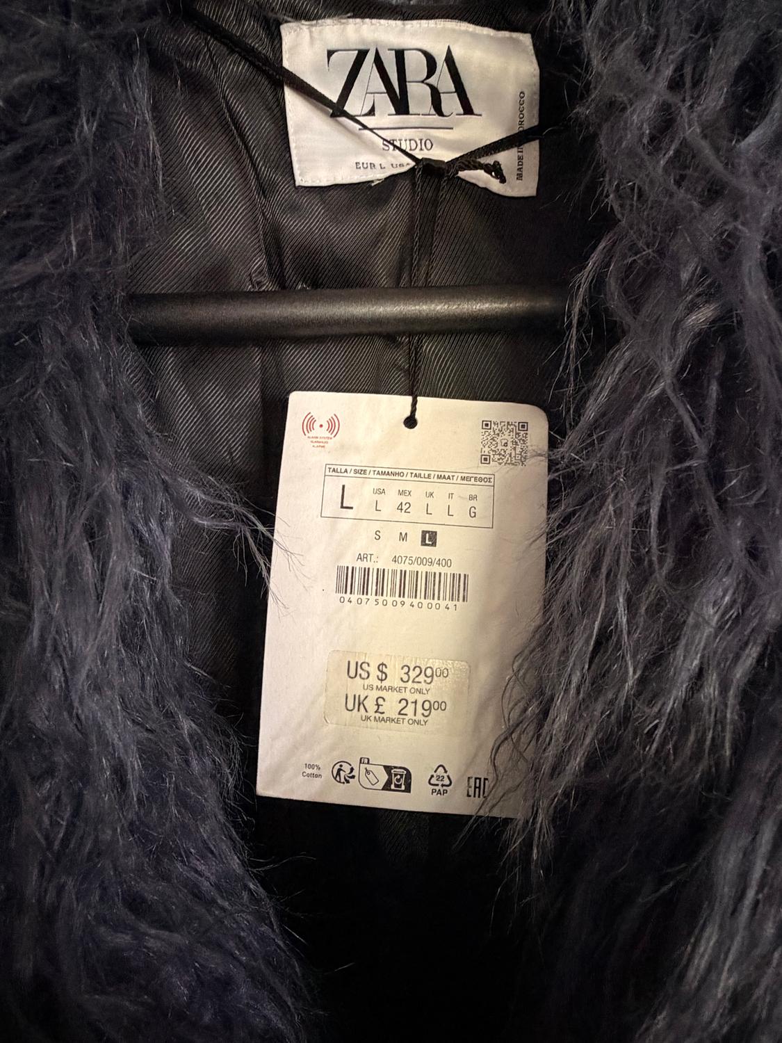 FAUX FUR COAT - LIMITED EDITION - Image 4