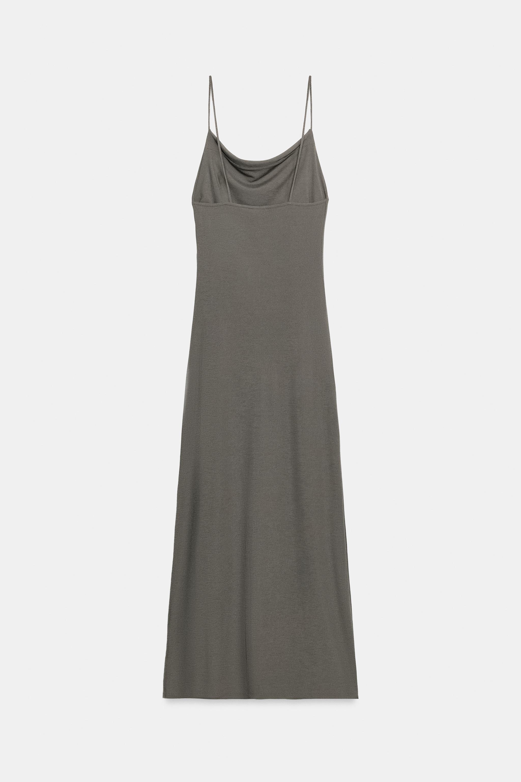 ROBE LONGUE À BRETELLES