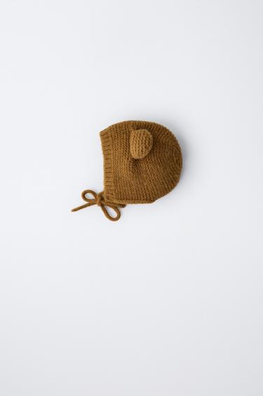 KNITTED BONNET WITH EARS - Ochre by Zara