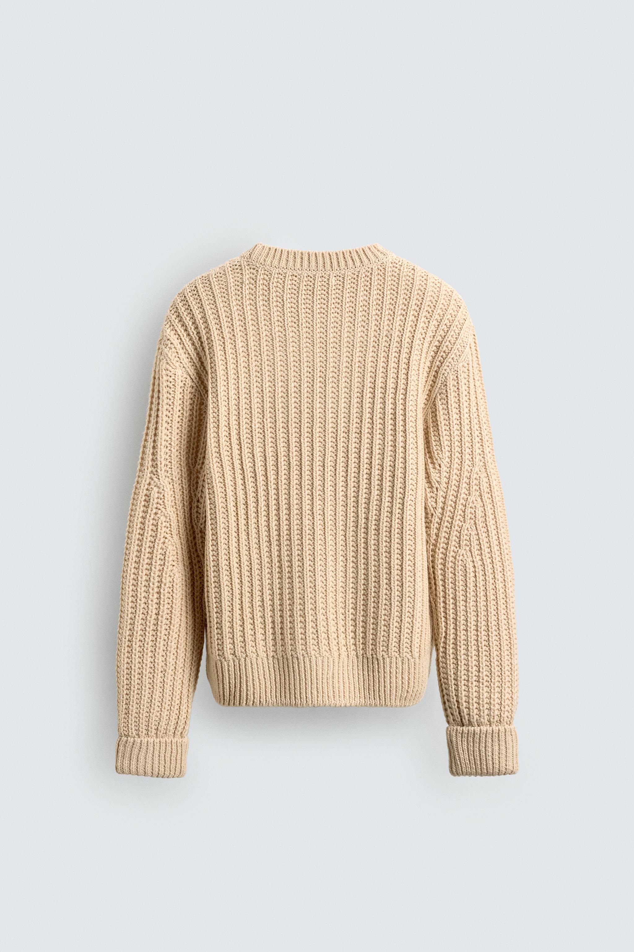 VOLUME TEXTURED JUMPER