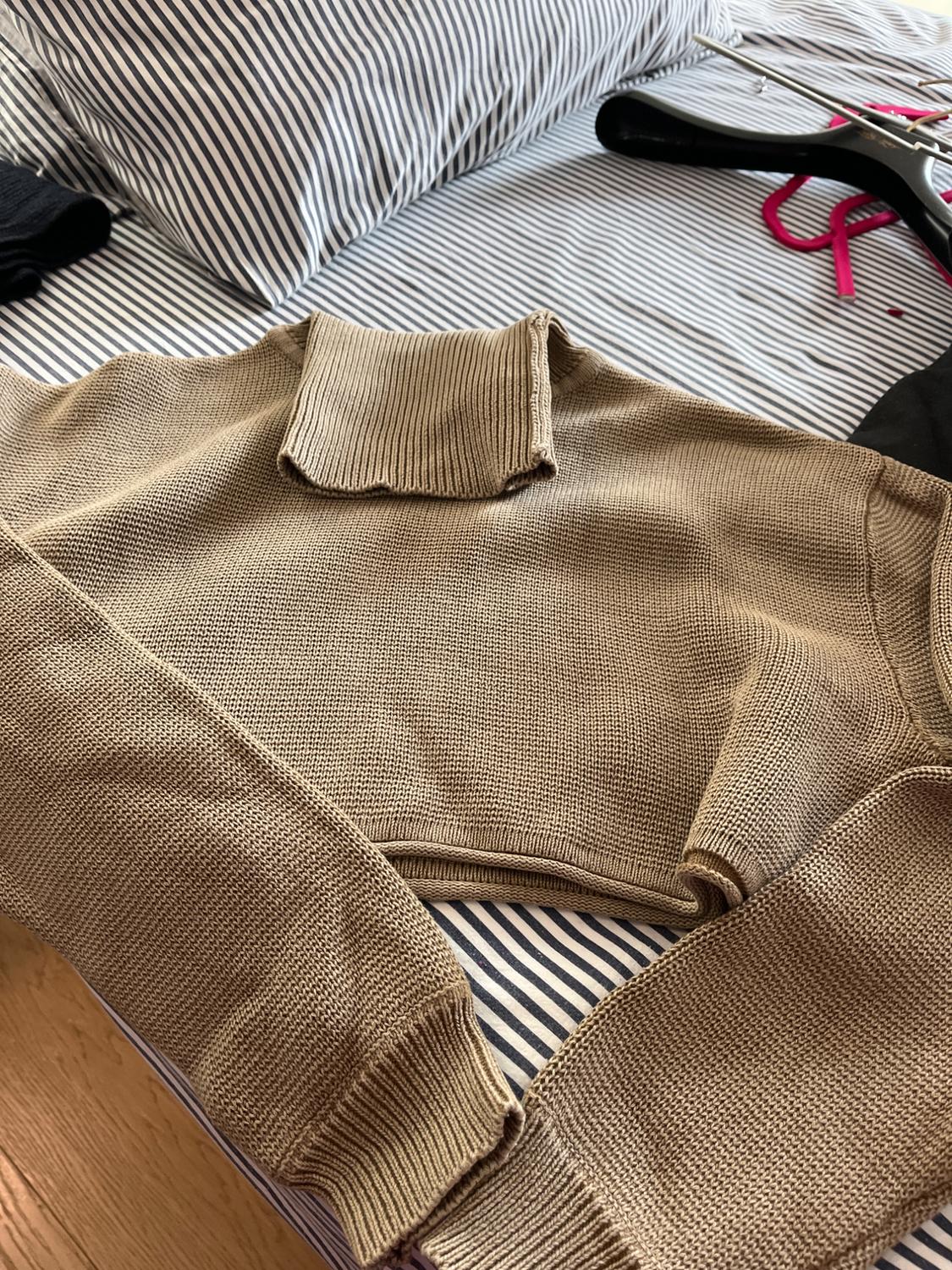 ACID WASH KNIT CROPPED SWEATER - Image 3