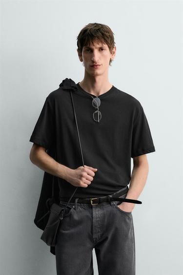 T-SHIRT RELAXED FIT EN COTON ET LIN - Noir de Zara